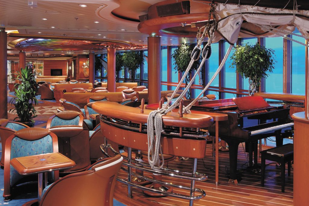 Scooner bar on cruise